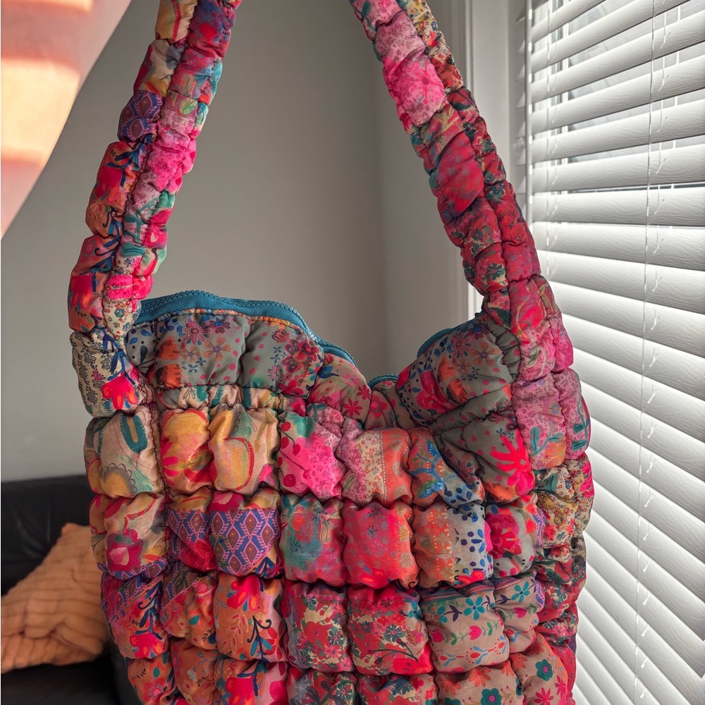 Natural Life Puffy Bag - Picture 2 of 15